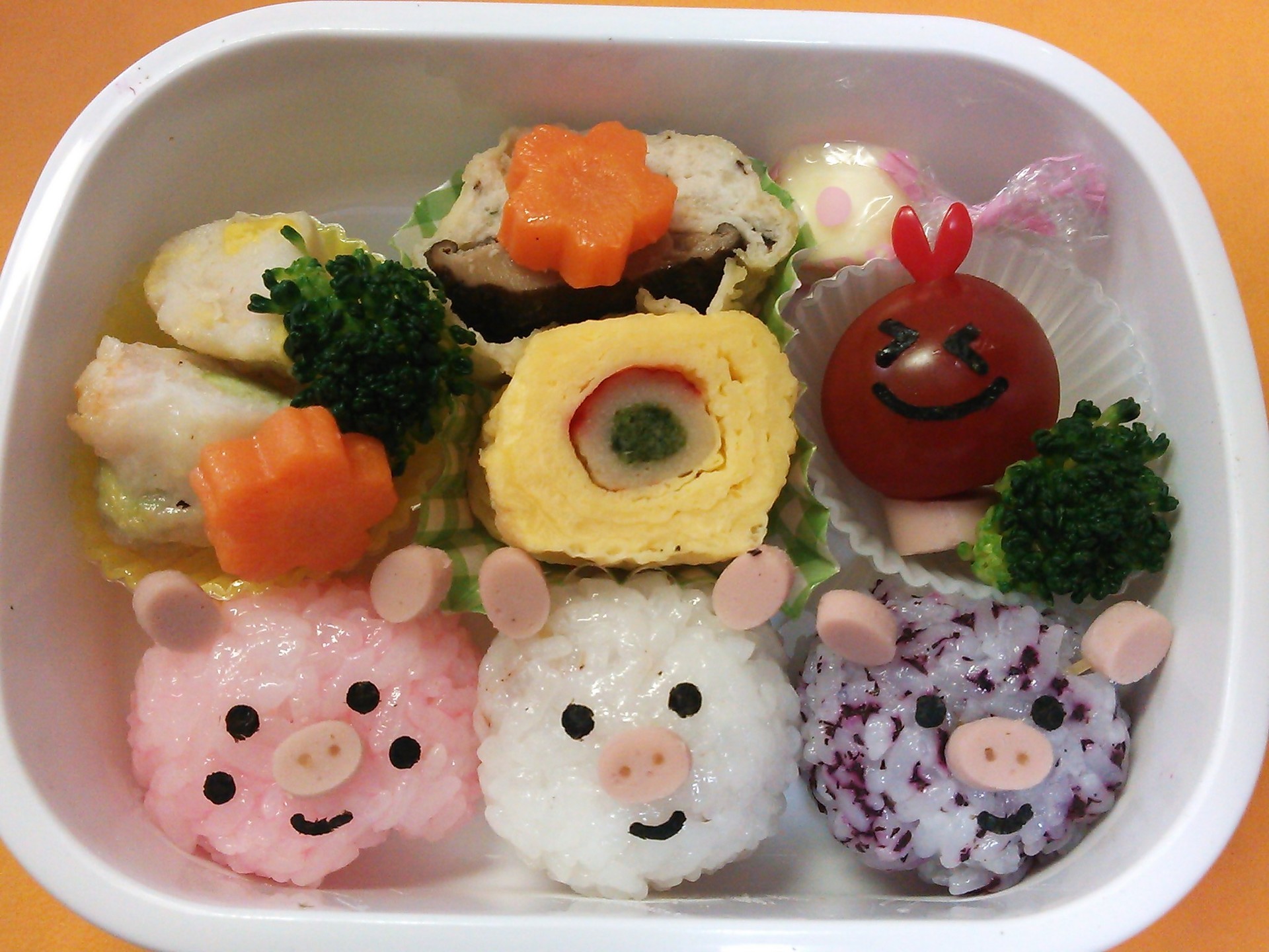 3匹の子豚お弁当 喜ぶ顔が見たい キャラ弁日記